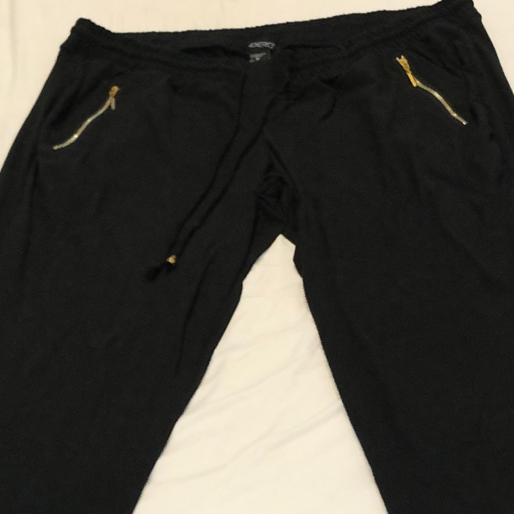 Black Capri joggers size XL